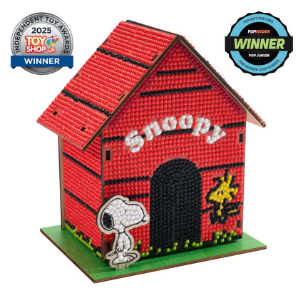 Diamond Painting Gem House - Snoopy™ 5.5" x 4.1" x 3.1" (14 x 10.5 x 8cm) / Round with 6 colors / 5,774
