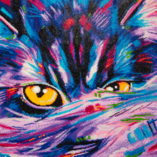 closeup of cat eyes diamond art