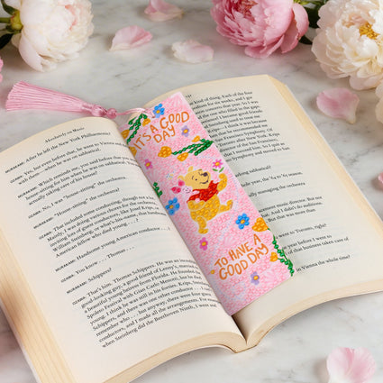 Diamond Painting Bookmarks – A Good Day with Pooh and Tigger (Set of 2) 2" x 7" (5cm x 17.8cm) / Round with 16 Colors including 6 Fairy Dust Diamonds / 1,105