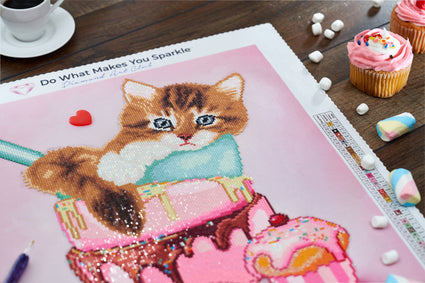 Diamond Painting Cat & Cupcake 16" x 18″ (41cm x 46cm) / Square with 42 Colors including 2 ABs / 13,611