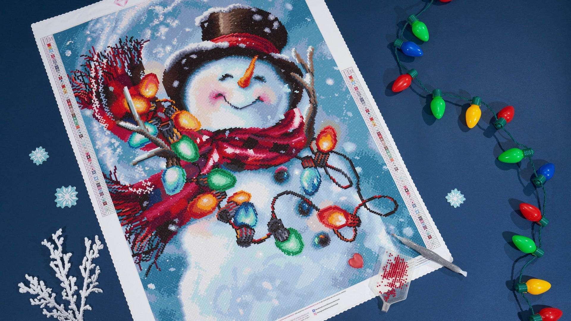 Diamond Painting Christmas Joy 20" x 27" (50.7cm x 69cm) / Round with 58 Colors including 4 ABs and 3 Iridescent Diamonds / 44,526