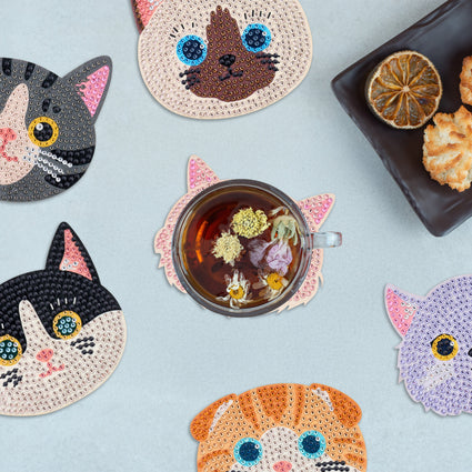 Diamond Painting Coasters - Cats 4" x 4" (10cm x 10cm) / Round with 24 Colors including 24 Iridescent Diamonds / 3,300
