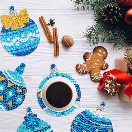 Diamond Painting Coasters - Holly Jolly 4" x 4" (10cm x 10cm) / Round with 6 Colors including 6 Iridescent Diamonds / 2,891