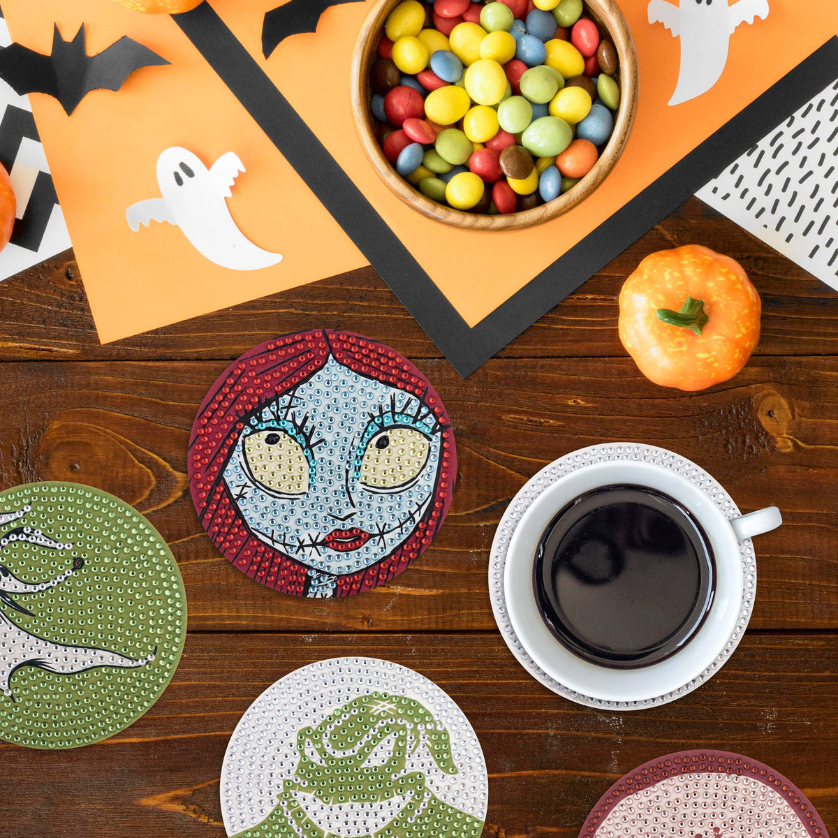 Diamond Painting Coasters - NBC 4" x 4" (10cm x 10cm) / Round with 11 Colors including 11 Iridescent Diamonds / 3,590