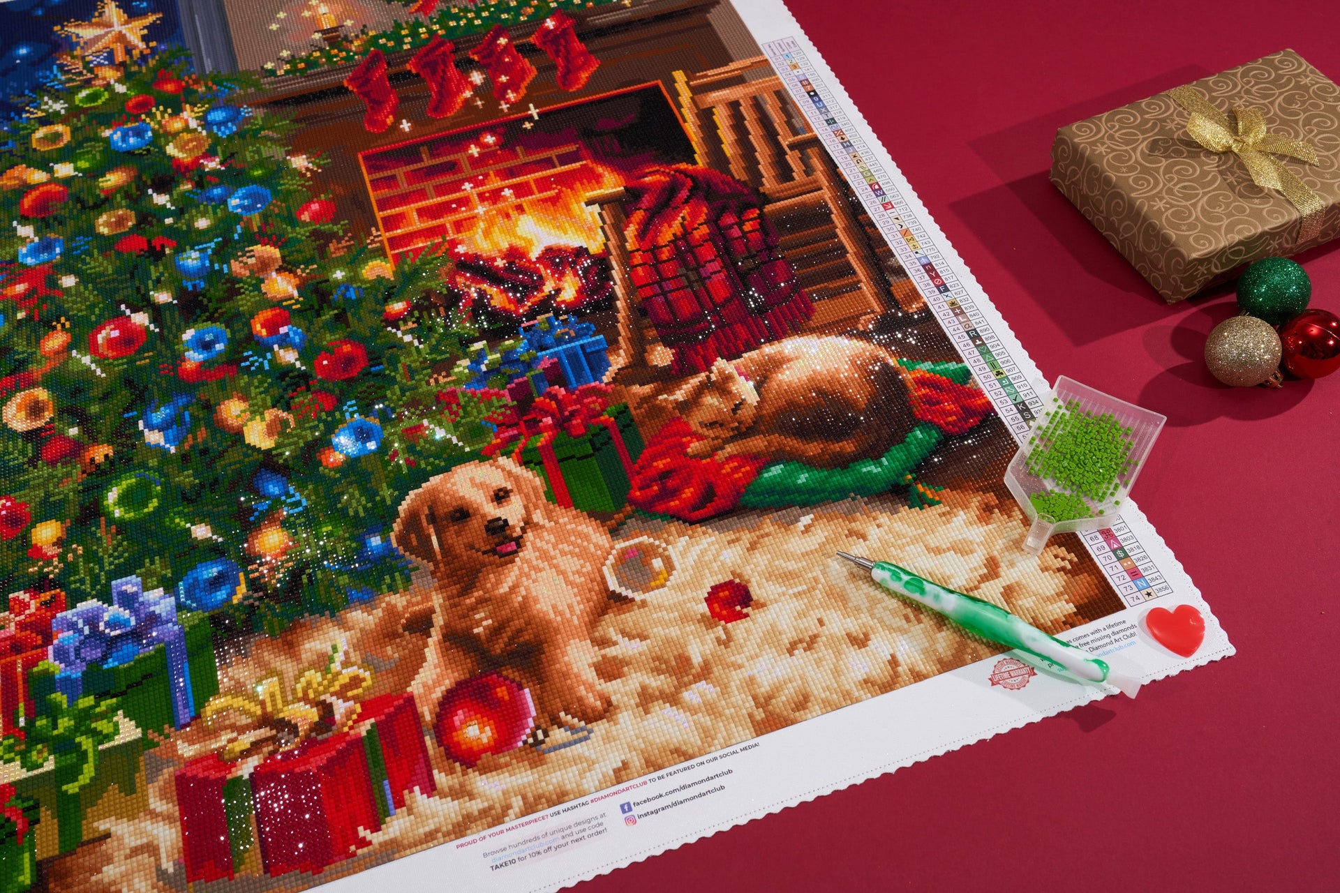 Diamond Painting Cozy Christmas 22" x 29" (55.8cm x 73.7cm) / Square with 74 Colors including 4 ABs / 65,725