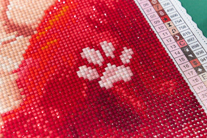 Diamond Painting Cuddles 13" x 13" (33cm x 33cm) / Round with 28 Colors including 1 AB and 3 Fairy Dust Diamonds / 14,400