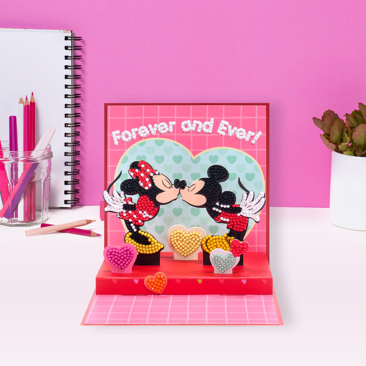 Diamond Painting Diamond Pop Card™ - Mickey™ & Minnie™ 5.8" x 5.8" (14.9cm x 14.9cm) / Round with 14 Colors / 2,143