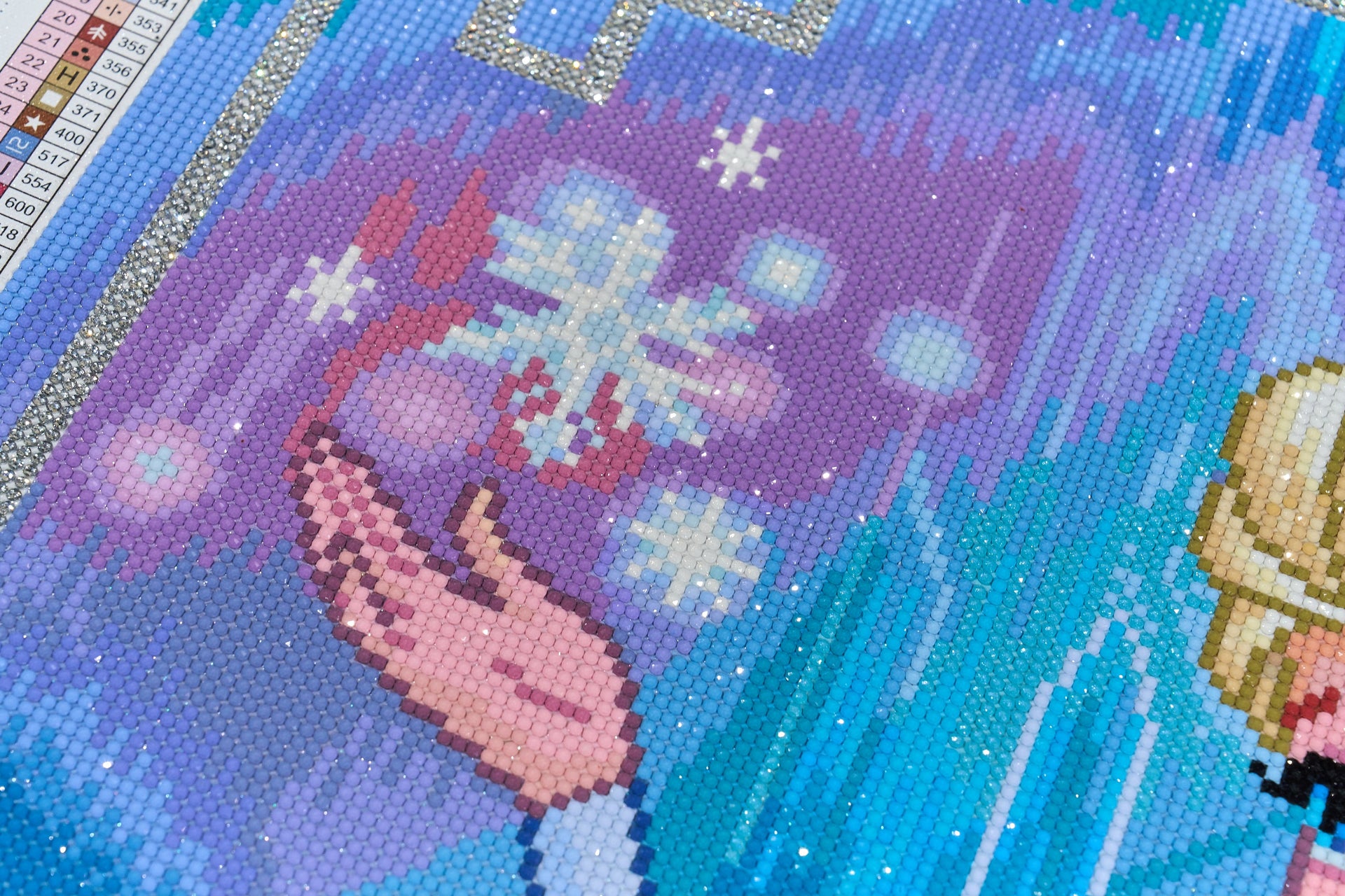 Diamond Painting Elsa and Anna 22" x 27" (55.6cm x 68.8cm) / Round with 79 Colors including 1 AB and 1 Iridescent Diamond and 4 Fairy Dust Diamonds / 50,500