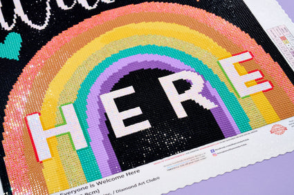 Diamond Painting Everyone is Welcome Here 13" x 17.3" (32.9cm x 43.8cm) / Square With 17 Colors Including 3 ABs and 2 Fairy Dust Diamonds / 23,232