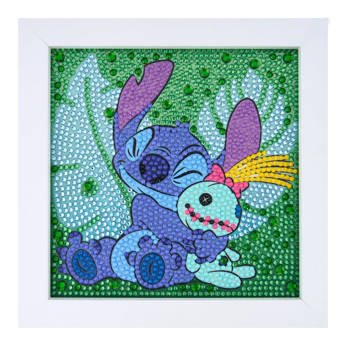 Diamond Painting Frameables™ - Cuddly Stitch™ 6" x 6" (15cm x 15cm) / Round with 13 Colors including 4 Iridescent Diamonds / 1,907