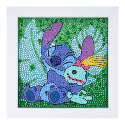 Diamond Painting Frameables™ - Cuddly Stitch™ 6" x 6" (15cm x 15cm) / Round with 13 Colors including 4 Iridescent Diamonds / 1,907
