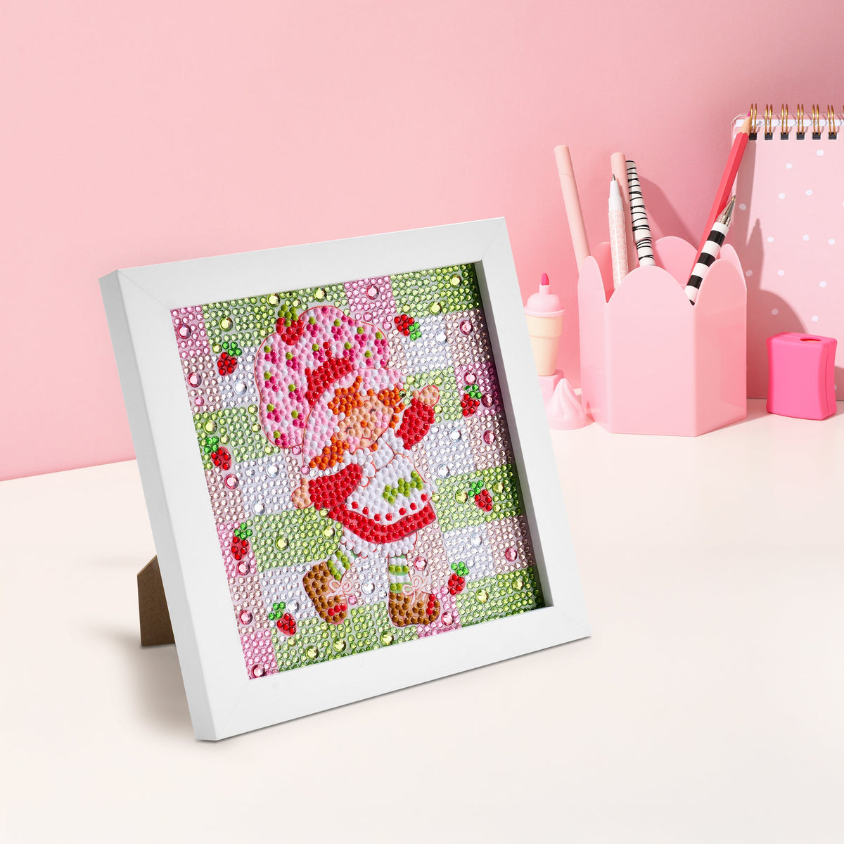 Diamond Painting Frameables™ - Vintage Berry Magic 6" x 6" (15cm x 15cm) / Round with 21 Colors including 13 Iridescent Diamonds / 1,993