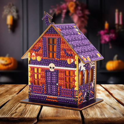 Diamond Painting Gem House - Pumpkin Glow Manor 5.5" x 4.1" x 3.1" (14 x 10.5 x 8cm) / Round with 20 Colors including 2 ABs and 1 Fairy Dust Diamond / 2,815