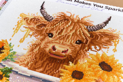 Diamond Painting Highland Cow in Tub 13" x 13" (33cm x 33cm) / Round with 29 Colors including 3 ABs and 2 Fairy Dust Diamonds / 14,400