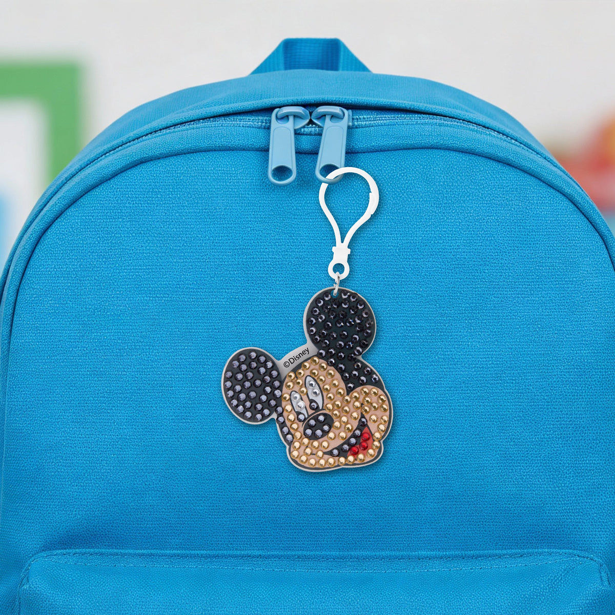 Diamond Painting Keychain - Classic Mickey 3.07" x 2.83" (7.8cm x 7.21cm) / Round With 4 Colors including 4 Iridescent Diamonds / 322