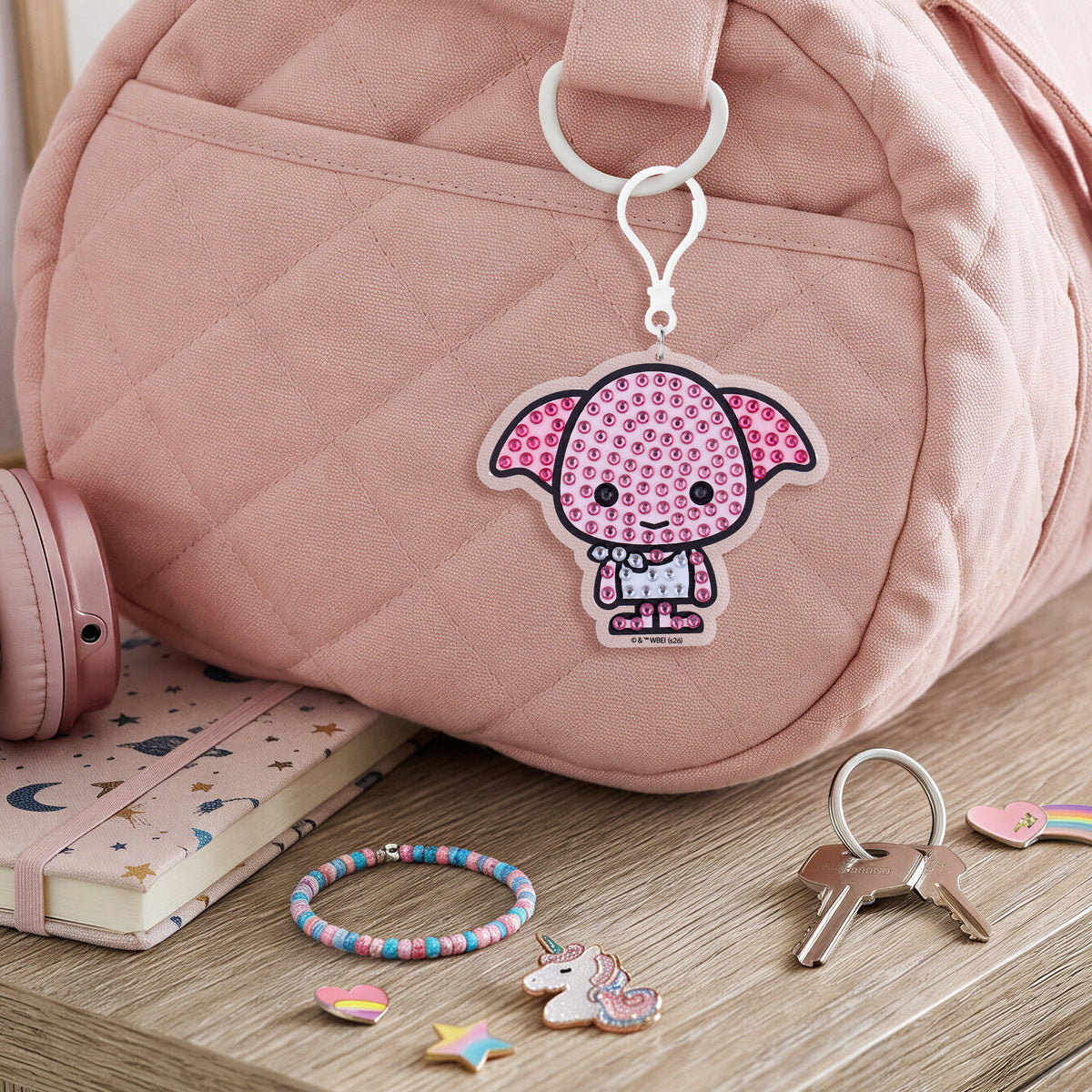 Diamond Painting Keychain - Dobby 3.9" x 3.3" (9.8cm x 8.5cm) / Round With 4 Colors including 4 Iridescent Diamonds / 280