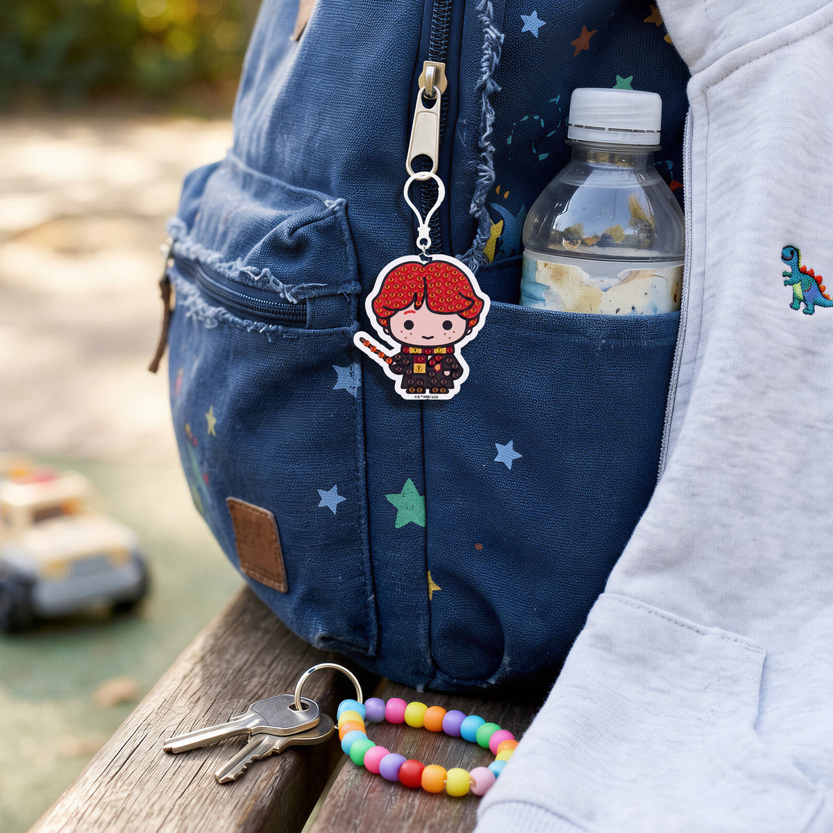 Diamond Painting Keychain - Ron Weasley 3.3" x 3.5" (8.3cm x 8.9cm) / Round With 6 Colors including 6 Iridescent Diamonds / 200