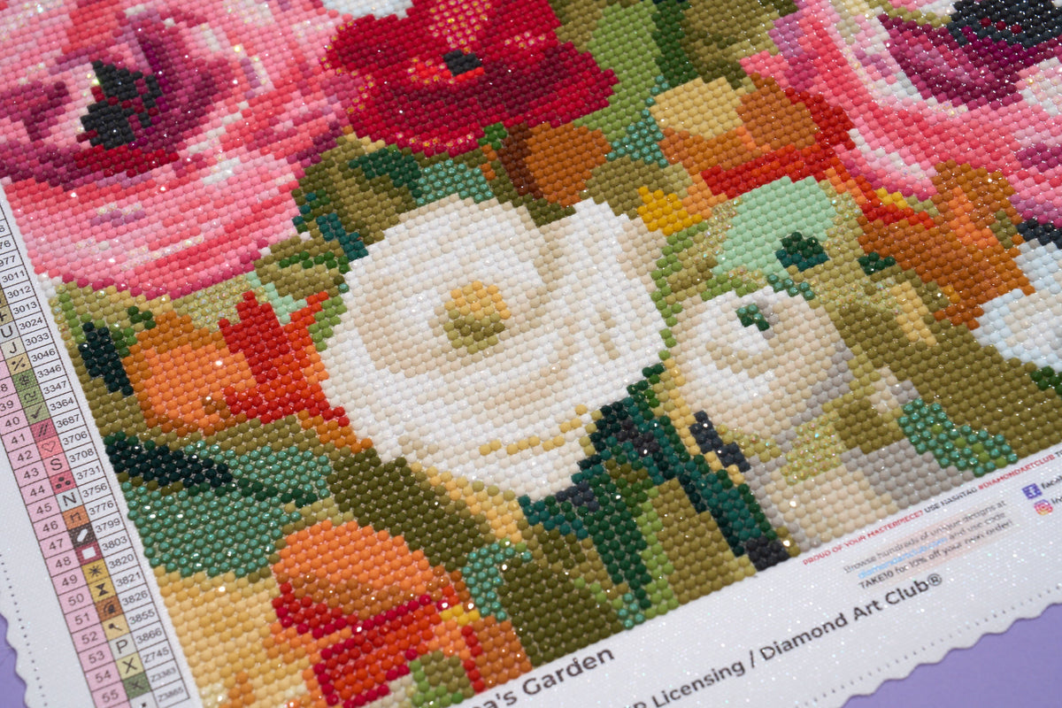 Diamond Painting Lea's Garden 13" x 13" (33cm x 33cm) / Round with 56 Colors including 3 ABs and 3 Fairy Dust Diamonds / 14,400