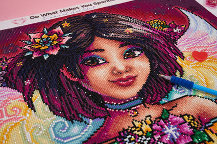 Diamond Painting Naoko 22" x 22" (55.8cm x 55.8cm) / Round with 63 Colors including 5 ABs and 2 Fairy Dust Diamonds / 39,601