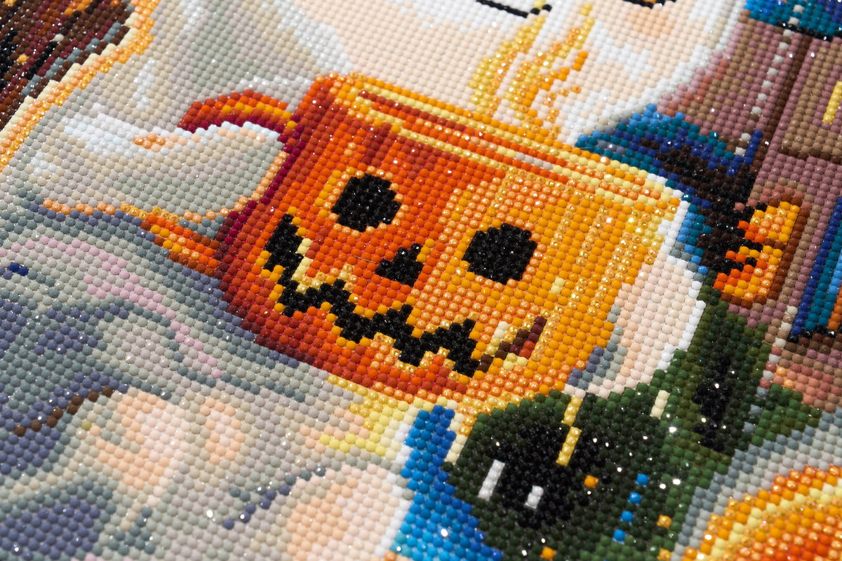 Diamond Painting Pumpkin Cuppa 26" x 22" (66cm x 55.6cm) / Round with 57 Colors including 1 AB and 5 Fairy Dust Diamonds / 48,480