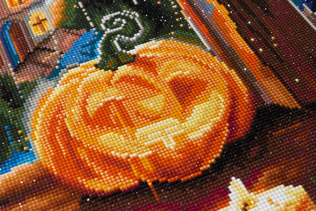 Diamond Painting Pumpkin Cuppa 26" x 22" (66cm x 55.6cm) / Round with 57 Colors including 1 AB and 5 Fairy Dust Diamonds / 48,480