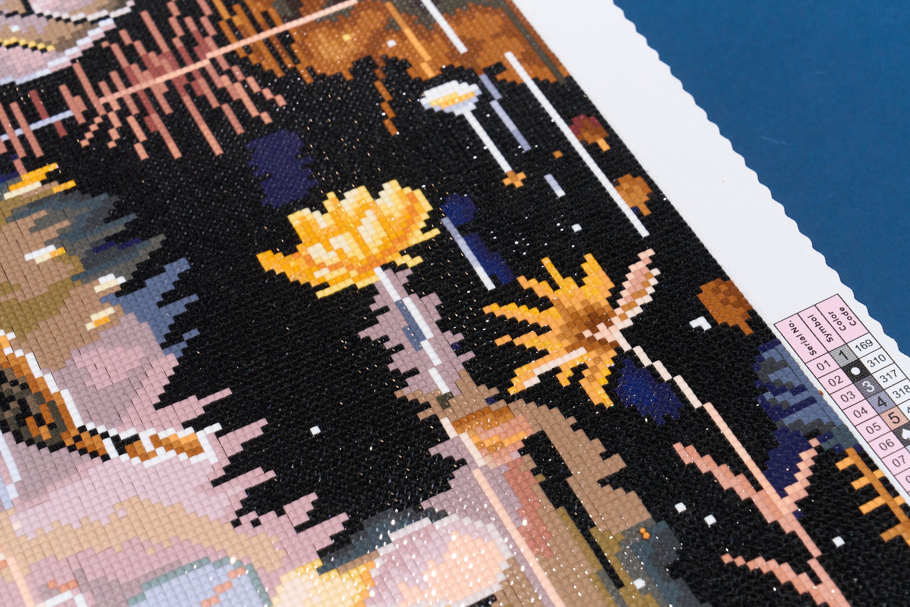 Regal Honeybee – Diamond Art Club