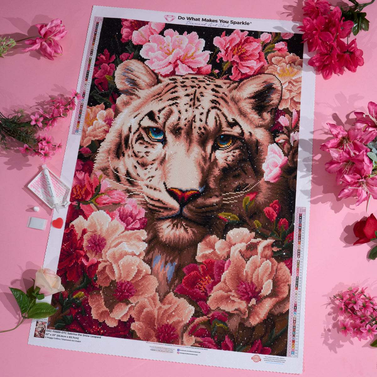 Diamond Painting Sabrina the Snow Leopard 22" x 33" (55.6cm x 83.7cm) / Round with 53 Colors including 2 ABs and 4 Fairy Dust Diamonds / 61,408