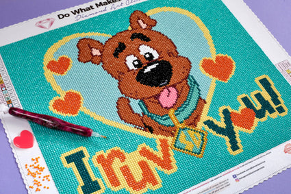 Diamond Painting Scooby-Doo™ I Ruv You 15" x 13" (38cm x 33cm) / Round with 16 Colors including 1 AB / 15,912