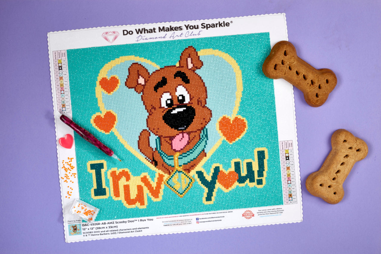 Diamond Painting Scooby-Doo™ I Ruv You 15" x 13" (38cm x 33cm) / Round with 16 Colors including 1 AB / 15,912
