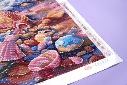 Diamond Painting Seashells on the Beach 22" x 22" (55.6cm x 55.6cm) / Round with 47 Colors including 2 ABs and 3 Fairy Dust Diamonds / 40,804