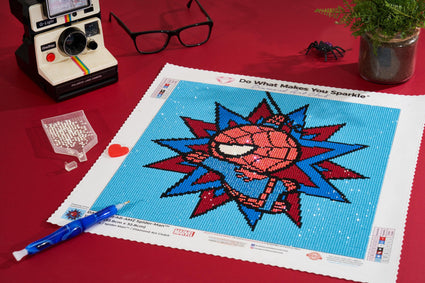 Diamond Painting Spider-Man™ 13" x 13" (32.8cm x 32.8cm) / Round with 7 Colors including 3 ABs / 13,689
