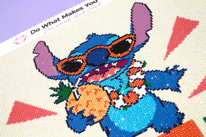 Diamond Painting Stitch 17" x 17" (42.7cm x 42.7cm) / Round with 16 Colors including 3 ABs and 2 Fairy Dust Diamonds / 24,025