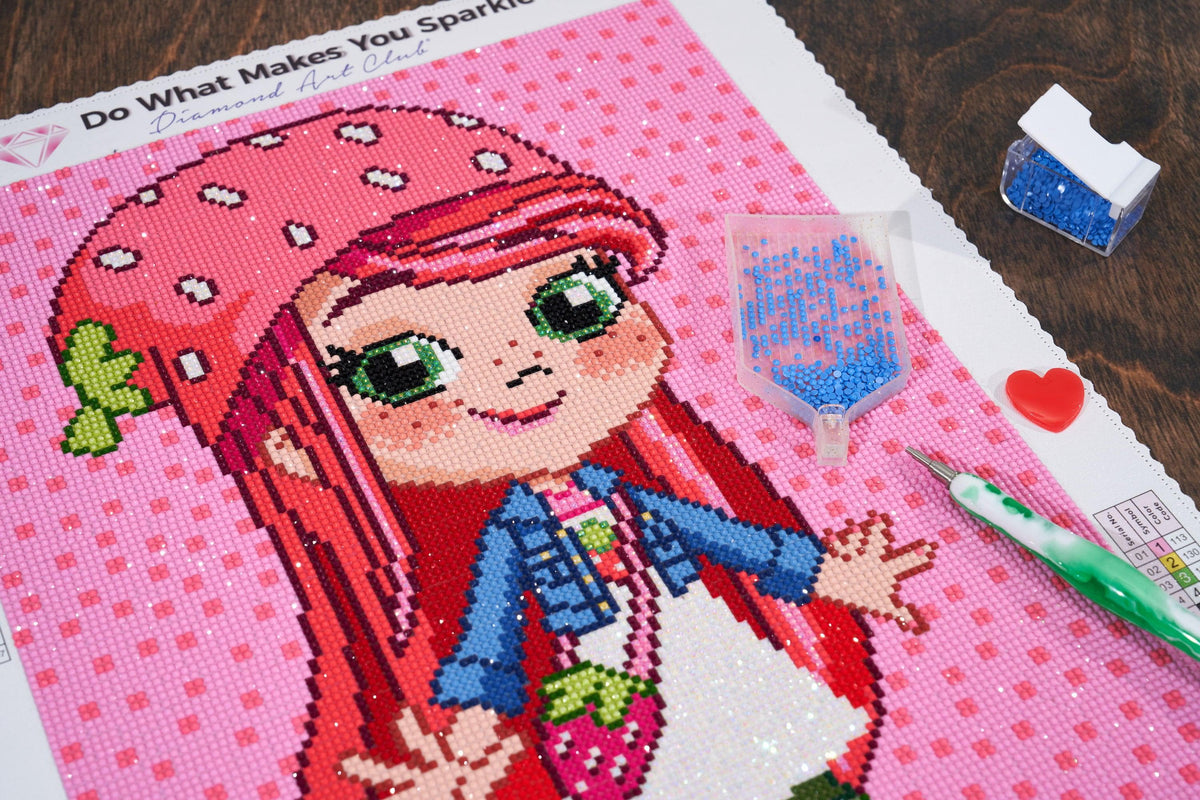 Diamond Painting Strawberry Shortcake 13" x 20" (32.8cm x 50.7cm) / Round with 29 Colors including 4 AB Diamonds and 1 Fairy Dust Diamonds / 21,177