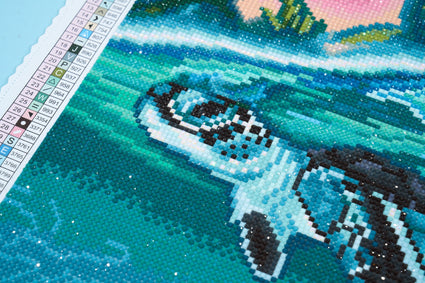 Diamond Painting Tropical Sea Turtle 13" x 13" (32.8cm x 32.8cm) / Round with 42 Colors including 3 ABs and 1 Fairy Dust Diamonds / 13,689