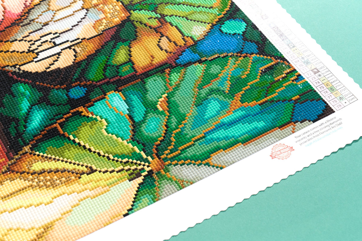Diamond Painting White Lotus 28" x 22" (70.7cm x 55.8cm) / Square with 79 Colors including 1 AB and 1 Electro Diamond and 4 Fairy Dust Diamonds / 63,616